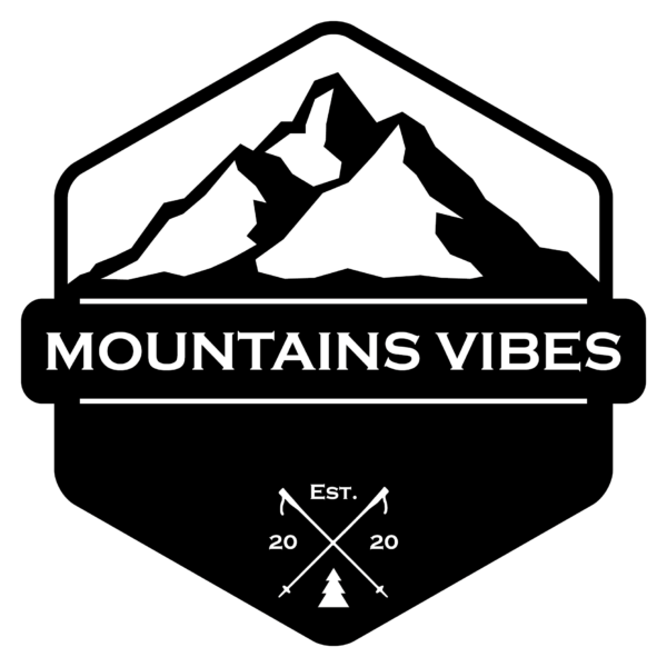 Tableau Mountains Vibes | Décoration murale | Tableau en bois | Déco montagne | Sapin noir