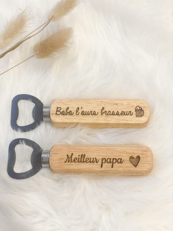 décapsuleur en bois décapsuleur personnalisé cadeaux personnalisé fete des pères mariage cadeaux gravé gravure laser evj evf pom de pin ouvre bouteille accessoire vin